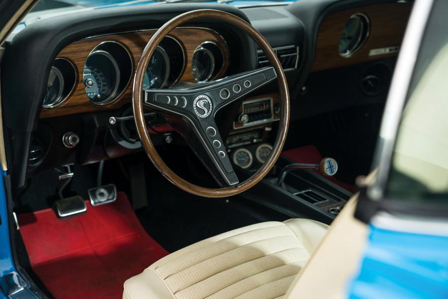Интерьер Shelby GT350 1970 года  (фото 16 из 36)